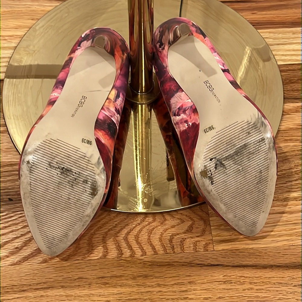 BCBG Floral Pumps - Picture 7 of 7